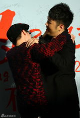 组图：《怒放2013》首映红毯王啸坤杜海涛激吻