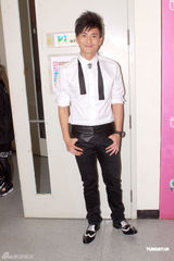 幻灯图：马浚伟回应女友半亿身家 黄宗泽鼓励胡杏儿