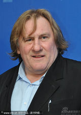 幻灯图集：《猛犸象》记者会 杰拉尔-德帕迪约亮相