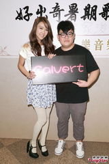 组图：薛凯琪自曝学习速度慢EQ低 由母亲理财