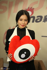 组图：《完美假妻》主创做客 刘镇伟尝试新题材