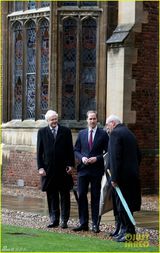 组图：威廉王子西装笔挺入读剑桥大学