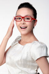 高清图：戴娇倩全新写真曝光 笑容甜美展自信本色