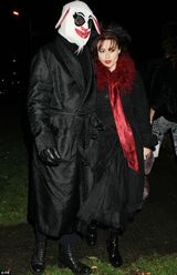 组图：众星亮相万圣节派对 凯特-摩斯白面红唇诡异