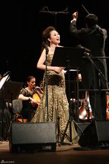 高清图：陕北民歌唱响欧洲 郝歌RNB曲风演绎