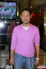 组图：张学友现身陈百祥寿宴破不和传闻