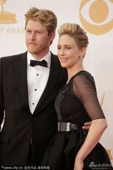 组图：《贝茨旅馆》女星维拉-法米加亮相艾美