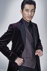 高清图：乔振宇最新写真曝光 为新片蓄须硬朗帅气