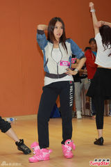 组图：TVB台庆港姐忙彩排 徐子珊呼吁勿关电视