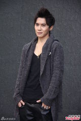 组图：唐禹哲新剧与小薰一夜情床戏火辣