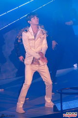 组图：东方神起开唱 劲歌热舞粉丝high不停