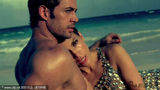 组图：洛佩兹新歌MV曝光 和半裸型男调情场面香艳