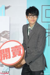 组图：方大同台北新专辑记者会 称七年未放过假