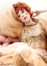 高清组图：超模可可-罗恰登杂志演绎忧郁小丑