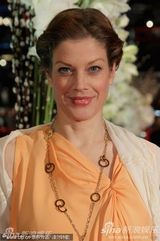 文德斯搂娇妻撑《皮娜》首映 德国总统夫妇秀恩爱