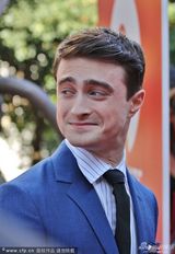 组图：《杀死汝爱》首映 丹尼尔正装显帅气