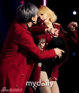 组图：Trouble Maker贴身辣舞惹火夺冠泪流满面