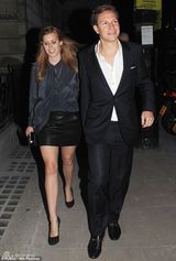 放大镜：英公主为爱苦瘦身 肥妹如今也穿迷你裙