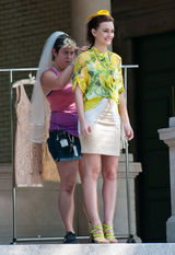 高清图：“绯闻女孩”莉顿-梅斯特嫩黄装扮现身