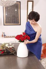 组图：刘孜《芭莎》展优雅 生活艺术家的白日梦