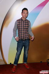 组图：薜凯琪露背深V晒身材 否认转行性感路线