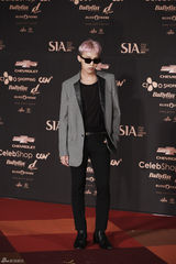 独家高清：GD获年度时尚大奖 李钟硕等亮相红毯