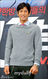 组图：吴志浩秀英等出席新剧《第三医院》发布会