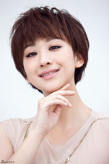 组图：穆婷婷时尚短发写真干练可人