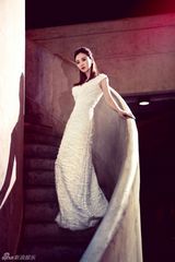 组图：张萌限量版台历出炉 轻熟女启梦2013