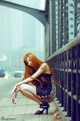 组图：卫薇儿上演摩登清凉系列 全新写真性感惹人爱