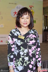 组图：陈婉珍出席活动 二女传情变问题拒受访