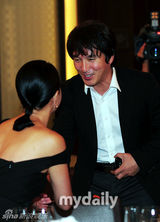 组图：金基德赵敏秀等出席《圣殇》庆功宴