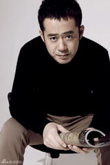 组图：刘钧温暖系写真演绎儒雅硬汉