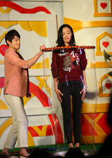 组图：《喜羊羊》发布会 郑恺白百何童心未泯