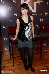 幻灯图集：林忆莲清凉小背心秀好身材 风采依旧