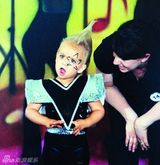 组图：3岁女童获近百选美冠军萌翻网友