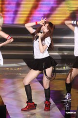 组图：韩国团体大出动 SJ-M唐禹哲high翻台北