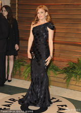 组图：奥斯卡晚宴养眼 可儿秀半球龙女大露背