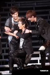 幻灯图：罗志祥香港演唱会落幕 跳《舞娘》掀高潮