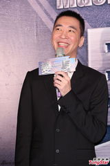 组图：陈柏霖新片《变身》首映 郭雪芙迟到致歉