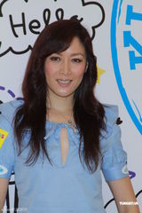 高清图：琦琦曝任达华为女儿学弹琴 MCJin望做父亲