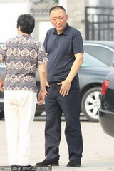 组图：田华于洋韩三平葛优冯巩唐国强等送别陈强