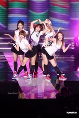 组图：韩国团体大出动 SJ-M唐禹哲high翻台北