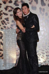 组图：洪天明周家蔚再办婚礼派对 郭富城等群星捧场