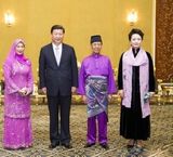 组图：丽媛Style入选《名利场》全球最佳着装