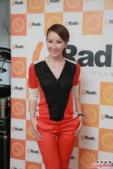 组图：李玟未受限唱令影响 笑而不答千万身价