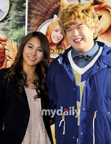 组图：SJ神童与Kara朴奎利为影片配音 出席宣传活动