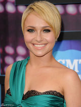 高清组图：乡村音乐协会奖 海顿-潘妮蒂尔秀美背