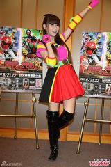 组图：蝴蝶姐姐变骑士公主 挺罗志祥撕信为效果