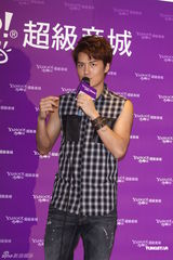 组图：吴克群痛批迷奸门李宗瑞下流 呼吁莫二次伤害